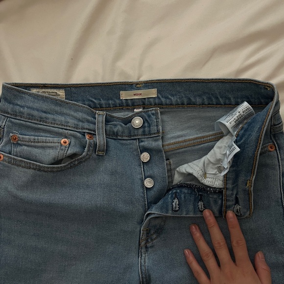 LEVI’S - Wedgies Straight Fit Women’s Jeans - Picture 4 of 5